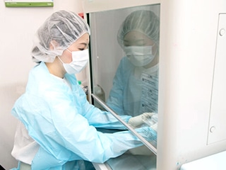 クリーンベンチ（無菌調剤）の導入